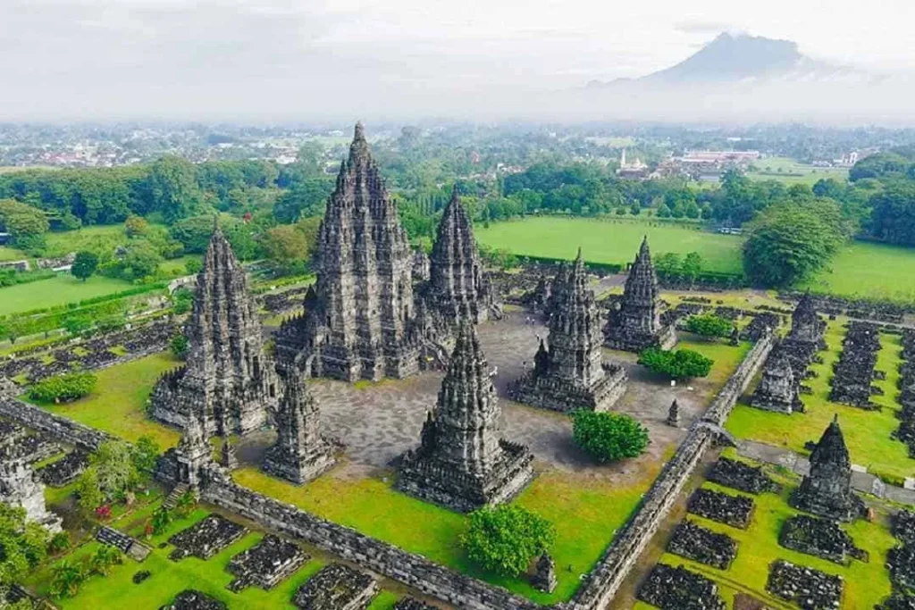 Wisata Candi Prambanan