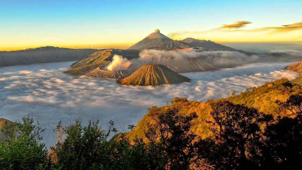 Wisata Gunung Bromo Populer dengan Panorama Alam Memukau