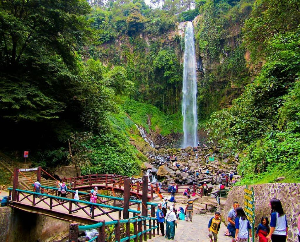 Wisata Grojogan Sewu Tawangmangu